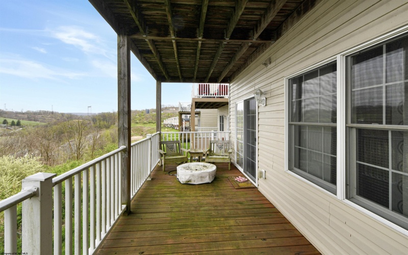 241 Donna Avenue, Morgantown, West Virginia 26505, 4 Bedrooms Bedrooms, 8 Rooms Rooms,3 BathroomsBathrooms,Single Family Attached,For Sale,Donna,10159081