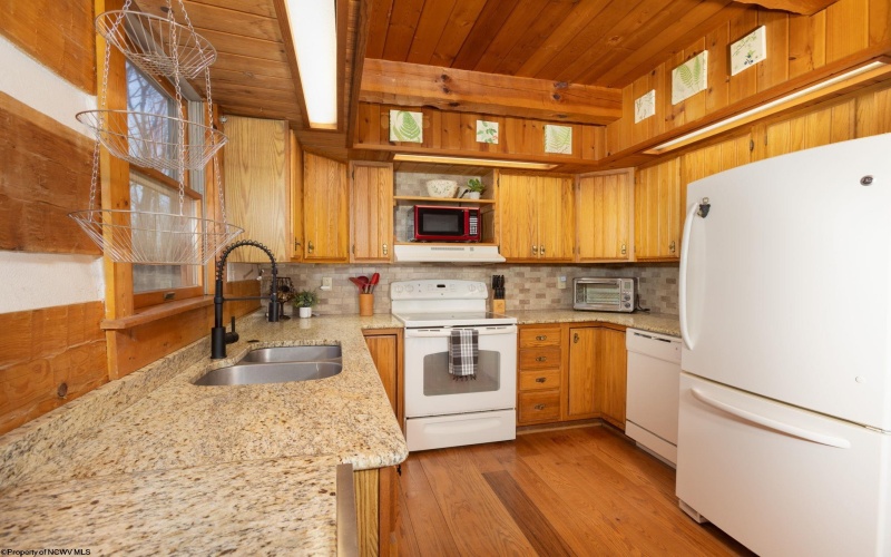 634 Windflower Drive, Terra Alta, West Virginia 26764, 3 Bedrooms Bedrooms, 7 Rooms Rooms,2 BathroomsBathrooms,Single Family Detached,For Sale,Windflower,10159082