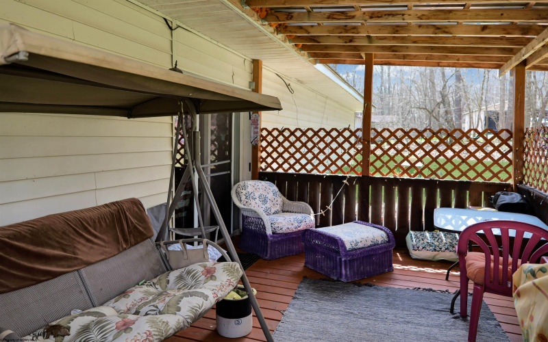 3935 Cranesville Road, Terra Alta, West Virginia 26764, 3 Bedrooms Bedrooms, 5 Rooms Rooms,1 BathroomBathrooms,Single Family Detached,For Sale,Cranesville,10159109