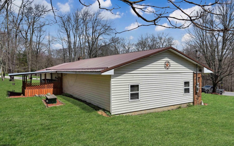 3935 Cranesville Road, Terra Alta, West Virginia 26764, 3 Bedrooms Bedrooms, 5 Rooms Rooms,1 BathroomBathrooms,Single Family Detached,For Sale,Cranesville,10159109