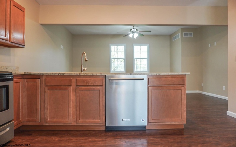 3 Tall Grass Lane, Morgantown, West Virginia 26505, 2 Bedrooms Bedrooms, 5 Rooms Rooms,2 BathroomsBathrooms,Single Family Attached,For Sale,Tall Grass,10159103