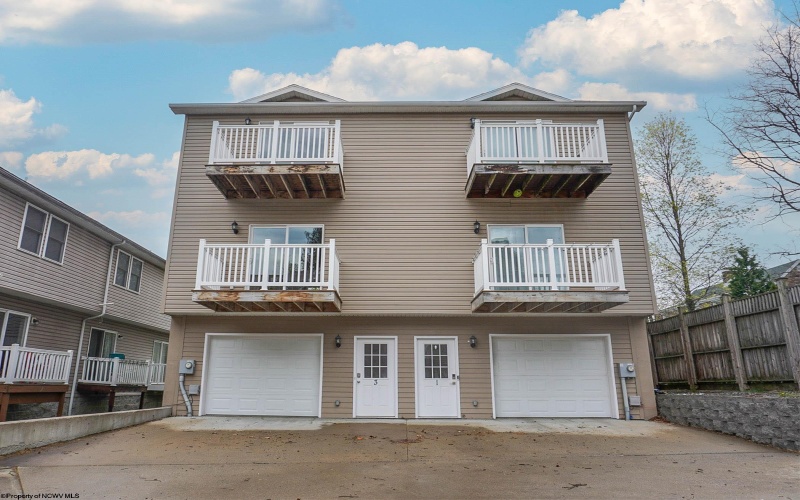 3 Tall Grass Lane, Morgantown, West Virginia 26505, 2 Bedrooms Bedrooms, 5 Rooms Rooms,2 BathroomsBathrooms,Single Family Attached,For Sale,Tall Grass,10159103