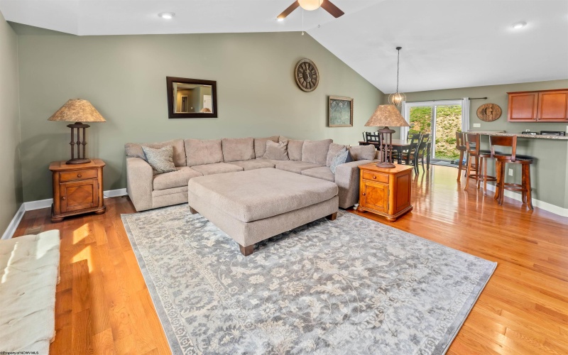 22 Sundance Drive, Morgantown, West Virginia 26508, 3 Bedrooms Bedrooms, 8 Rooms Rooms,3 BathroomsBathrooms,Single Family Detached,For Sale,Sundance,10159100