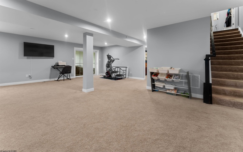 245 Falling Water Lane, Morgantown, West Virginia 26508, 5 Bedrooms Bedrooms, 9 Rooms Rooms,3 BathroomsBathrooms,Single Family Detached,For Sale,Falling Water,10159095