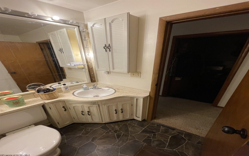 507 Hayhurst Street, Rivesville, West Virginia 26588, 4 Bedrooms Bedrooms, 9 Rooms Rooms,2 BathroomsBathrooms,Single Family Detached,For Sale,Hayhurst,10159092