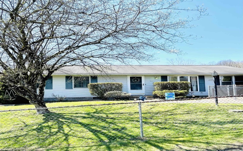 507 Hayhurst Street, Rivesville, West Virginia 26588, 4 Bedrooms Bedrooms, 9 Rooms Rooms,2 BathroomsBathrooms,Single Family Detached,For Sale,Hayhurst,10159092
