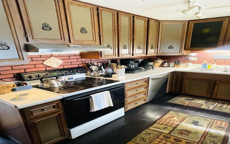 507 Hayhurst Street, Rivesville, West Virginia 26588, 4 Bedrooms Bedrooms, 9 Rooms Rooms,2 BathroomsBathrooms,Single Family Detached,For Sale,Hayhurst,10159092