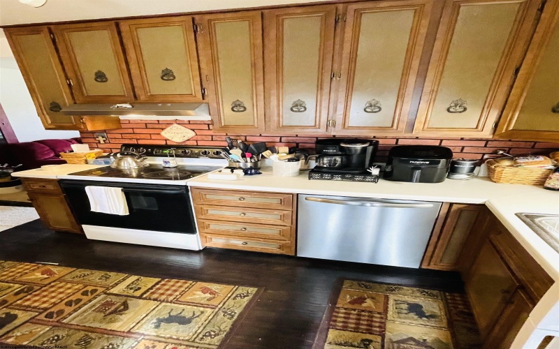 507 Hayhurst Street, Rivesville, West Virginia 26588, 4 Bedrooms Bedrooms, 9 Rooms Rooms,2 BathroomsBathrooms,Single Family Detached,For Sale,Hayhurst,10159092