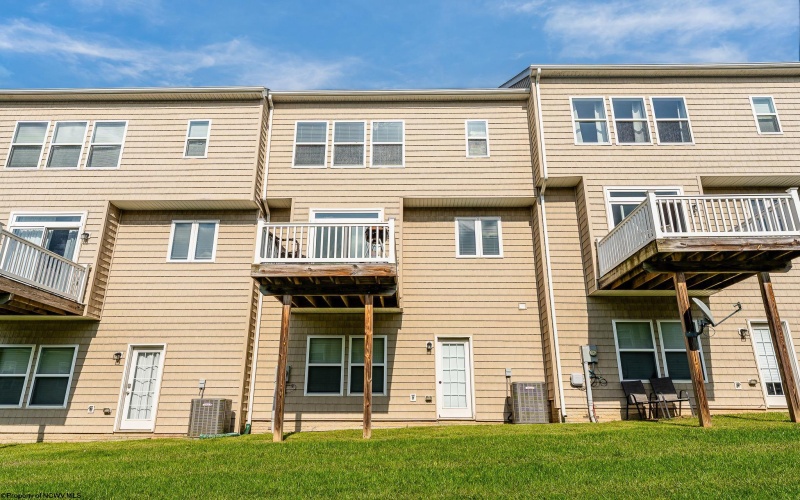 3523 Sun Trail, Morgantown, West Virginia 26505, 3 Bedrooms Bedrooms, 7 Rooms Rooms,3 BathroomsBathrooms,Single Family Attached,For Sale,Sun,10159112