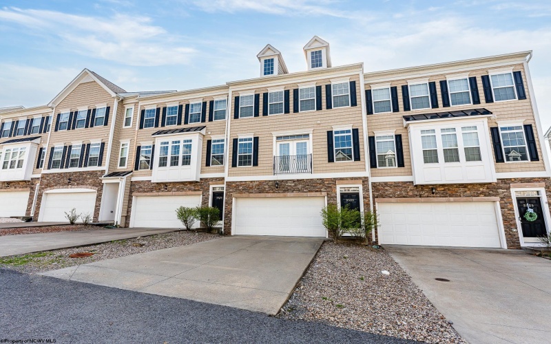 3523 Sun Trail, Morgantown, West Virginia 26505, 3 Bedrooms Bedrooms, 7 Rooms Rooms,3 BathroomsBathrooms,Single Family Attached,For Sale,Sun,10159112