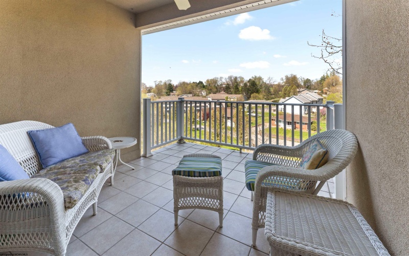 231 Fountain View Drive, Morgantown, West Virginia 26505, 2 Bedrooms Bedrooms, 5 Rooms Rooms,2 BathroomsBathrooms,Single Family Attached,For Sale,Fountain View,10159127
