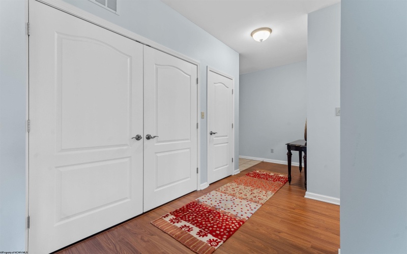 231 Fountain View Drive, Morgantown, West Virginia 26505, 2 Bedrooms Bedrooms, 5 Rooms Rooms,2 BathroomsBathrooms,Single Family Attached,For Sale,Fountain View,10159127