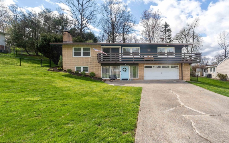 157 Scenery Drive, Morgantown, West Virginia 26505, 3 Bedrooms Bedrooms, 10 Rooms Rooms,2 BathroomsBathrooms,Single Family Detached,For Sale,Scenery,10159129