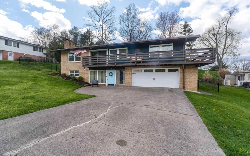 157 Scenery Drive, Morgantown, West Virginia 26505, 3 Bedrooms Bedrooms, 10 Rooms Rooms,2 BathroomsBathrooms,Single Family Detached,For Sale,Scenery,10159129
