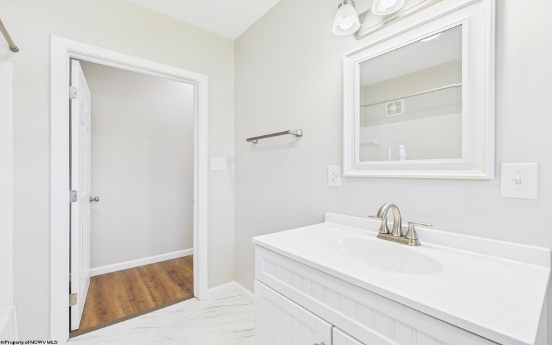 613 Stealey Avenue, Clarksburg, West Virginia 26301, 2 Bedrooms Bedrooms, 5 Rooms Rooms,1 BathroomBathrooms,Single Family Detached,For Sale,Stealey,10159128