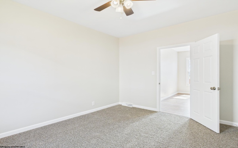 613 Stealey Avenue, Clarksburg, West Virginia 26301, 2 Bedrooms Bedrooms, 5 Rooms Rooms,1 BathroomBathrooms,Single Family Detached,For Sale,Stealey,10159128