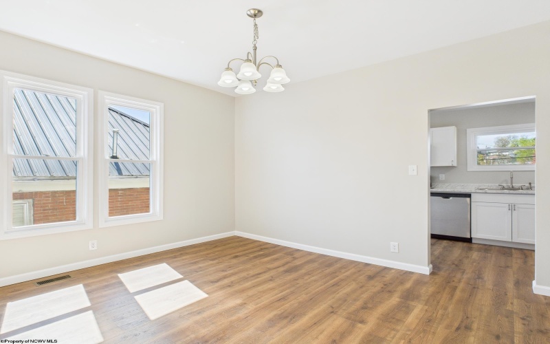 613 Stealey Avenue, Clarksburg, West Virginia 26301, 2 Bedrooms Bedrooms, 5 Rooms Rooms,1 BathroomBathrooms,Single Family Detached,For Sale,Stealey,10159128