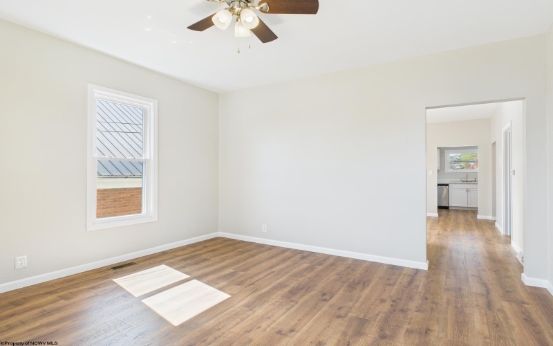 613 Stealey Avenue, Clarksburg, West Virginia 26301, 2 Bedrooms Bedrooms, 5 Rooms Rooms,1 BathroomBathrooms,Single Family Detached,For Sale,Stealey,10159128