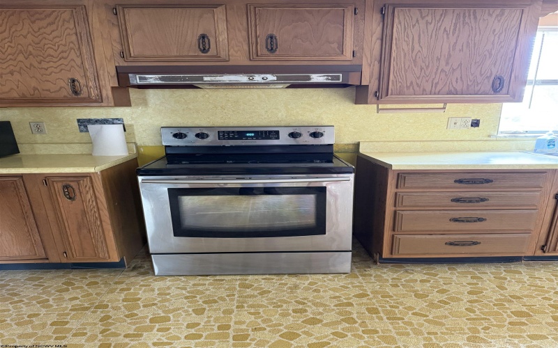 106 Findley Street, Elkins, West Virginia 26241, 2 Bedrooms Bedrooms, 6 Rooms Rooms,2 BathroomsBathrooms,Single Family Detached,For Sale,Findley,10159119