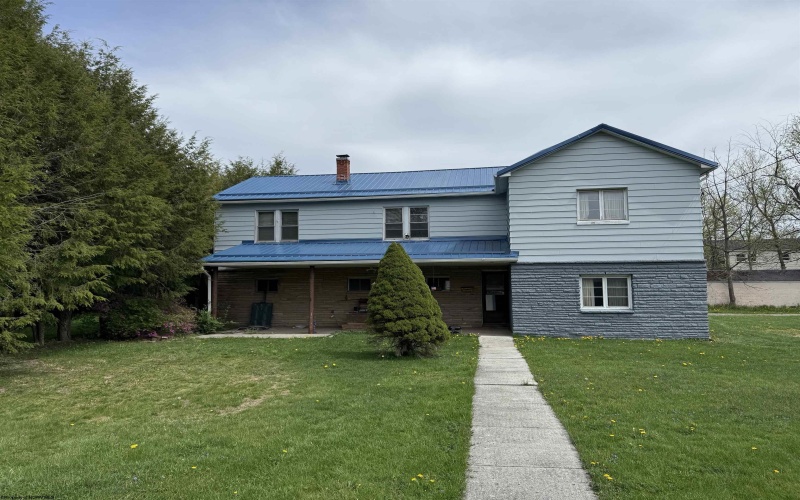 106 Findley Street, Elkins, West Virginia 26241, 2 Bedrooms Bedrooms, 6 Rooms Rooms,2 BathroomsBathrooms,Single Family Detached,For Sale,Findley,10159119
