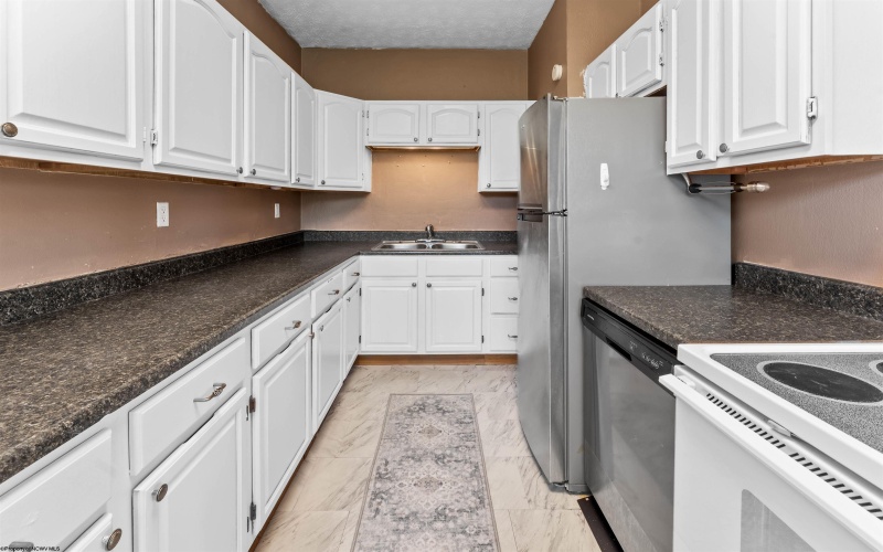 225 Roberts Street, Fairmont, West Virginia 26554, 2 Bedrooms Bedrooms, 5 Rooms Rooms,1 BathroomBathrooms,Single Family Detached,For Sale,Roberts,10159120