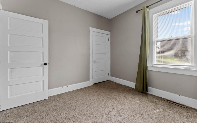 225 Roberts Street, Fairmont, West Virginia 26554, 2 Bedrooms Bedrooms, 5 Rooms Rooms,1 BathroomBathrooms,Single Family Detached,For Sale,Roberts,10159120