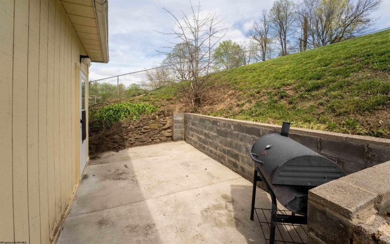 225 Roberts Street, Fairmont, West Virginia 26554, 2 Bedrooms Bedrooms, 5 Rooms Rooms,1 BathroomBathrooms,Single Family Detached,For Sale,Roberts,10159120