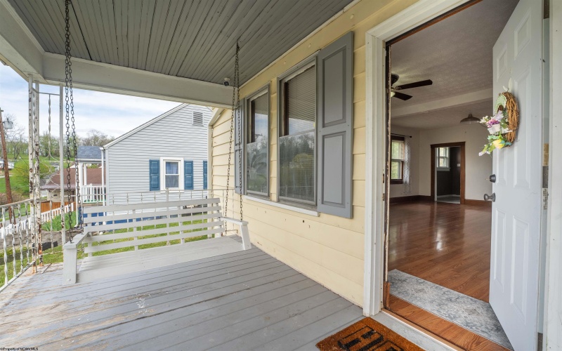 225 Roberts Street, Fairmont, West Virginia 26554, 2 Bedrooms Bedrooms, 5 Rooms Rooms,1 BathroomBathrooms,Single Family Detached,For Sale,Roberts,10159120