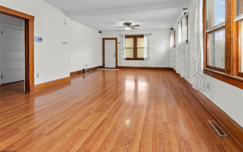 225 Roberts Street, Fairmont, West Virginia 26554, 2 Bedrooms Bedrooms, 5 Rooms Rooms,1 BathroomBathrooms,Single Family Detached,For Sale,Roberts,10159120