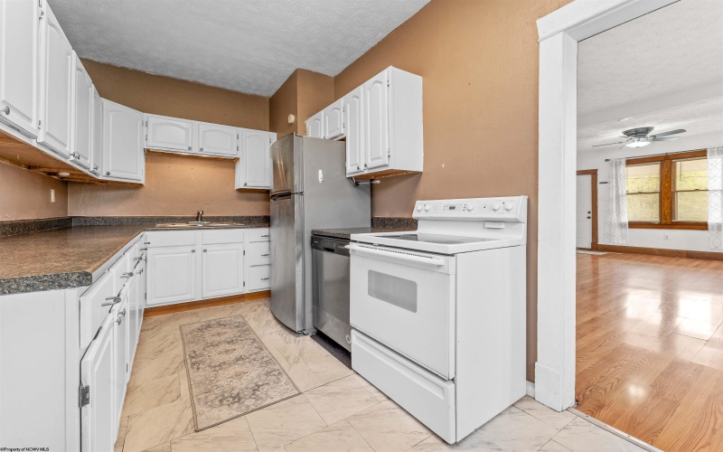 225 Roberts Street, Fairmont, West Virginia 26554, 2 Bedrooms Bedrooms, 5 Rooms Rooms,1 BathroomBathrooms,Single Family Detached,For Sale,Roberts,10159120