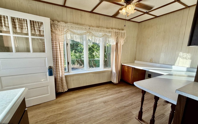 218 Cochran Street, Fairmont, West Virginia 26554, 3 Bedrooms Bedrooms, 6 Rooms Rooms,2 BathroomsBathrooms,Single Family Detached,For Sale,Cochran,10159117