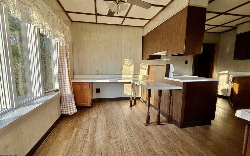 218 Cochran Street, Fairmont, West Virginia 26554, 3 Bedrooms Bedrooms, 6 Rooms Rooms,2 BathroomsBathrooms,Single Family Detached,For Sale,Cochran,10159117