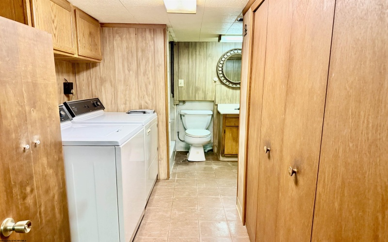 218 Cochran Street, Fairmont, West Virginia 26554, 3 Bedrooms Bedrooms, 6 Rooms Rooms,2 BathroomsBathrooms,Single Family Detached,For Sale,Cochran,10159117