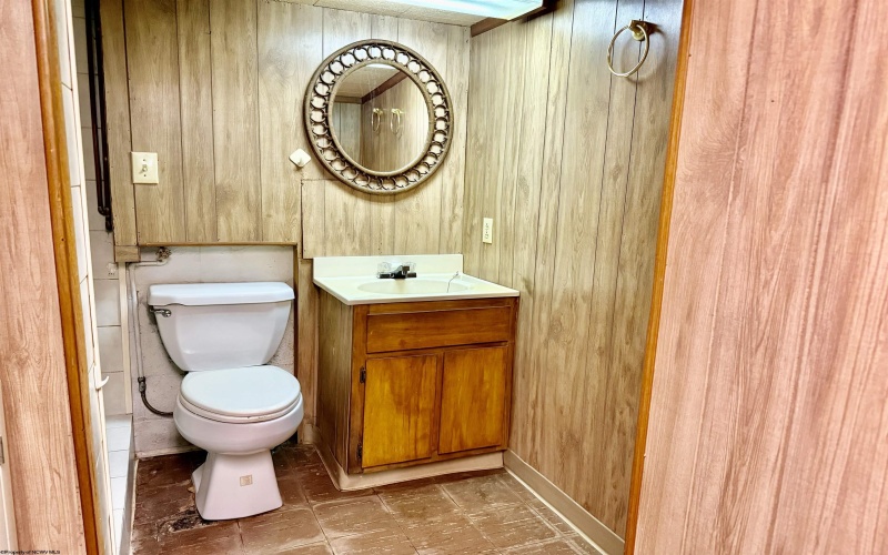 218 Cochran Street, Fairmont, West Virginia 26554, 3 Bedrooms Bedrooms, 6 Rooms Rooms,2 BathroomsBathrooms,Single Family Detached,For Sale,Cochran,10159117