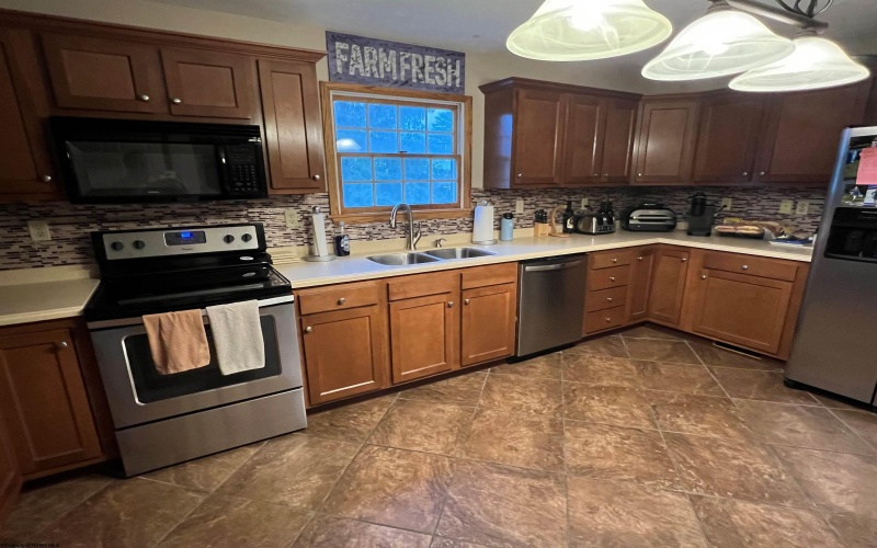 199 Circle Drive, Buckhannon, West Virginia 26201, 4 Bedrooms Bedrooms, 8 Rooms Rooms,2 BathroomsBathrooms,Single Family Detached,For Sale,Circle,10159118