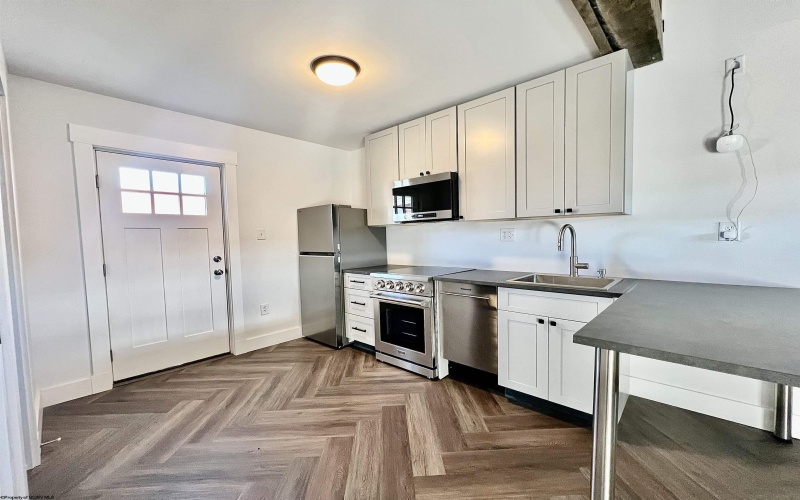 169 B Eighth Street, Davis, West Virginia 26260-0169, 1 Bedroom Bedrooms, 4 Rooms Rooms,1 BathroomBathrooms,Single Family Detached,For Sale,Eighth,10159124