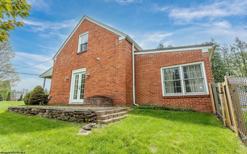 305 Mulberry Street, Morgantown, West Virginia 26505, 4 Bedrooms Bedrooms, 10 Rooms Rooms,2 BathroomsBathrooms,Single Family Detached,For Sale,Mulberry,10159145