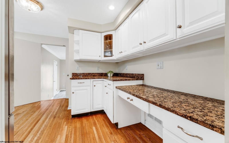 305 Mulberry Street, Morgantown, West Virginia 26505, 4 Bedrooms Bedrooms, 10 Rooms Rooms,2 BathroomsBathrooms,Single Family Detached,For Sale,Mulberry,10159145