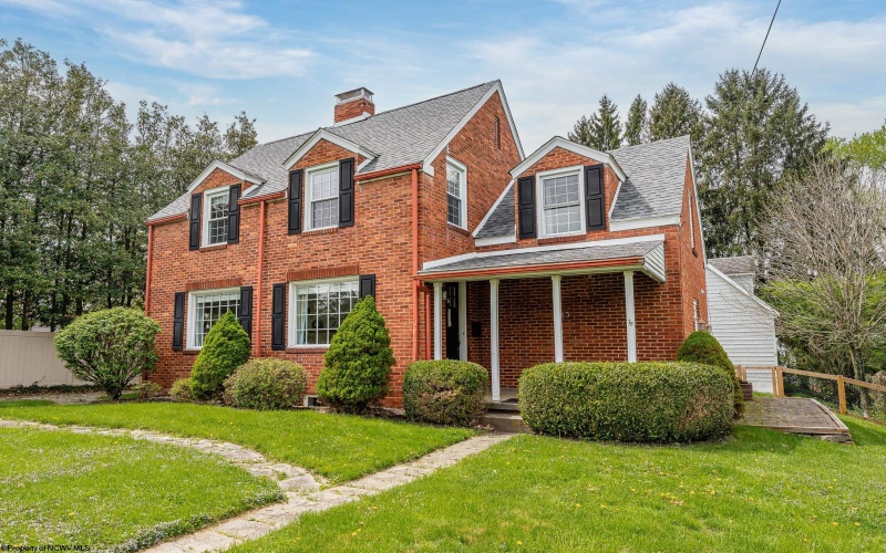 305 Mulberry Street, Morgantown, West Virginia 26505, 4 Bedrooms Bedrooms, 10 Rooms Rooms,2 BathroomsBathrooms,Single Family Detached,For Sale,Mulberry,10159145