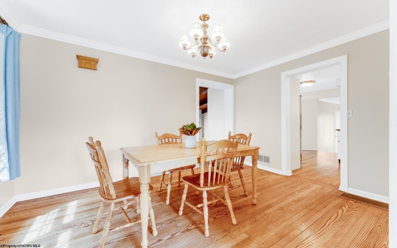 305 Mulberry Street, Morgantown, West Virginia 26505, 4 Bedrooms Bedrooms, 10 Rooms Rooms,2 BathroomsBathrooms,Single Family Detached,For Sale,Mulberry,10159145