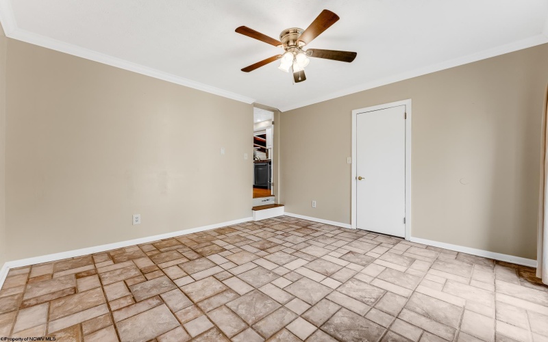 305 Mulberry Street, Morgantown, West Virginia 26505, 4 Bedrooms Bedrooms, 10 Rooms Rooms,2 BathroomsBathrooms,Single Family Detached,For Sale,Mulberry,10159145