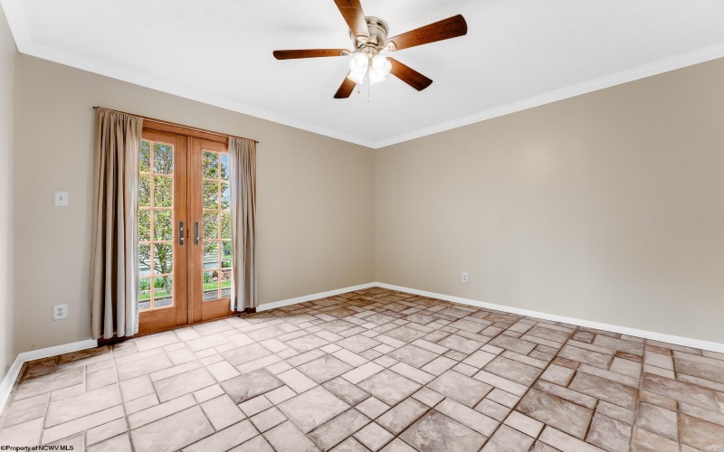 305 Mulberry Street, Morgantown, West Virginia 26505, 4 Bedrooms Bedrooms, 10 Rooms Rooms,2 BathroomsBathrooms,Single Family Detached,For Sale,Mulberry,10159145