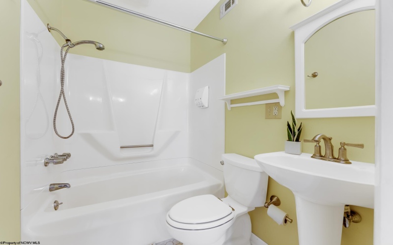 305 Mulberry Street, Morgantown, West Virginia 26505, 4 Bedrooms Bedrooms, 10 Rooms Rooms,2 BathroomsBathrooms,Single Family Detached,For Sale,Mulberry,10159145