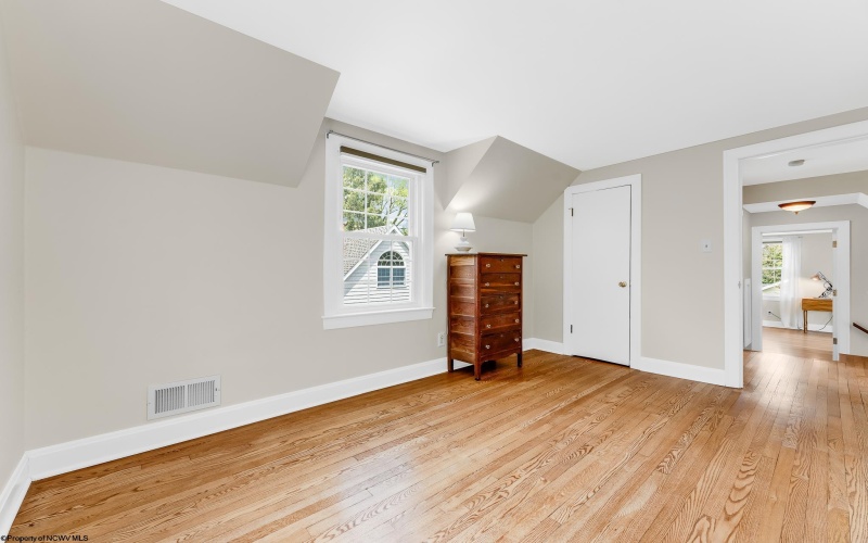 305 Mulberry Street, Morgantown, West Virginia 26505, 4 Bedrooms Bedrooms, 10 Rooms Rooms,2 BathroomsBathrooms,Single Family Detached,For Sale,Mulberry,10159145
