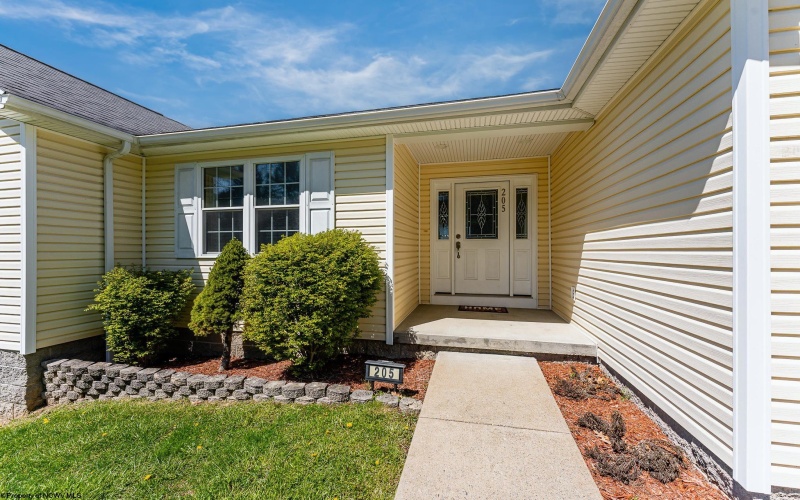 205 Eastgate Drive, Morgantown, West Virginia 26508, 3 Bedrooms Bedrooms, 7 Rooms Rooms,2 BathroomsBathrooms,Single Family Detached,For Sale,Eastgate,10159143
