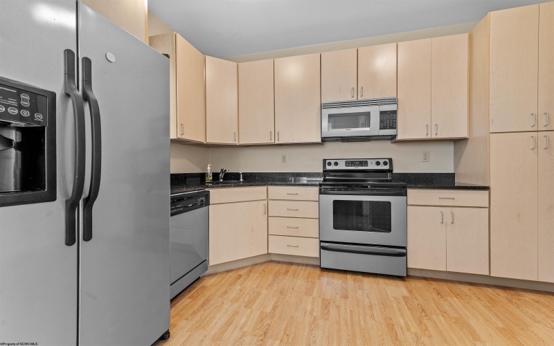 418 Fountain View Drive, Morgantown, West Virginia 26505, 2 Bedrooms Bedrooms, 5 Rooms Rooms,2 BathroomsBathrooms,Single Family Attached,For Sale,Fountain View,10159148