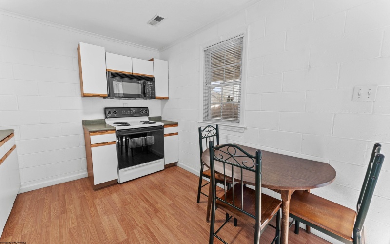 484 Inglewood Boulevard, Morgantown, West Virginia 26505, ,Multi-unit/income,For Sale,Inglewood,10159169