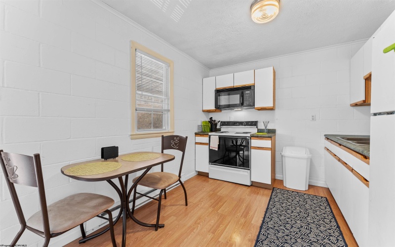 484 Inglewood Boulevard, Morgantown, West Virginia 26505, ,Multi-unit/income,For Sale,Inglewood,10159169