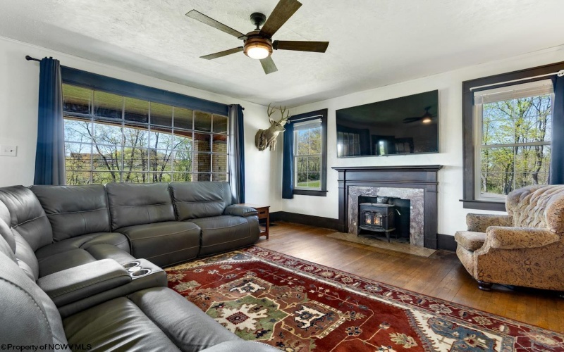 1042 Fort Martin Road, Maidsville, West Virginia 26541, 4 Bedrooms Bedrooms, 7 Rooms Rooms,1 BathroomBathrooms,Single Family Detached,For Sale,Fort Martin,10159152