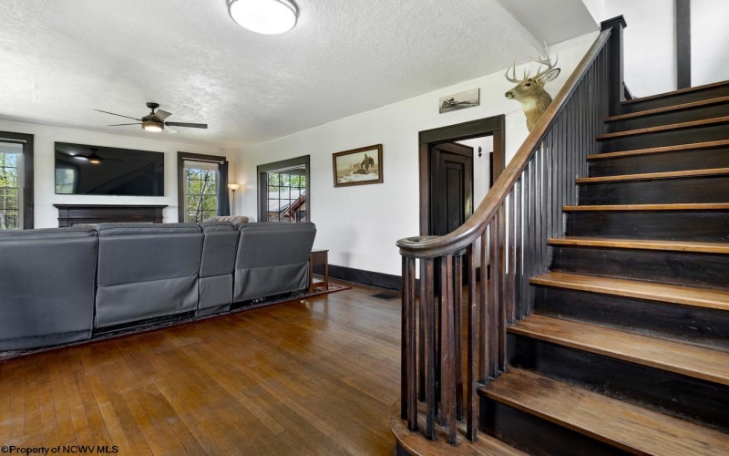1042 Fort Martin Road, Maidsville, West Virginia 26541, 4 Bedrooms Bedrooms, 7 Rooms Rooms,1 BathroomBathrooms,Single Family Detached,For Sale,Fort Martin,10159152
